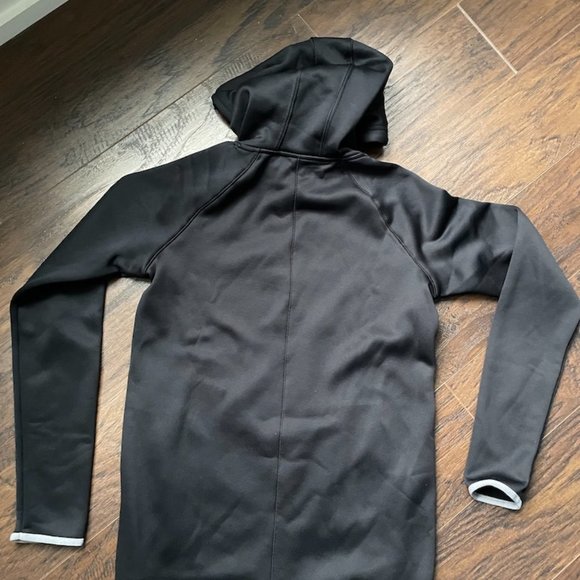 Under Armour Small Black Cold Gear Hooded Sweatshirt - NWT - Picture 3 of 6